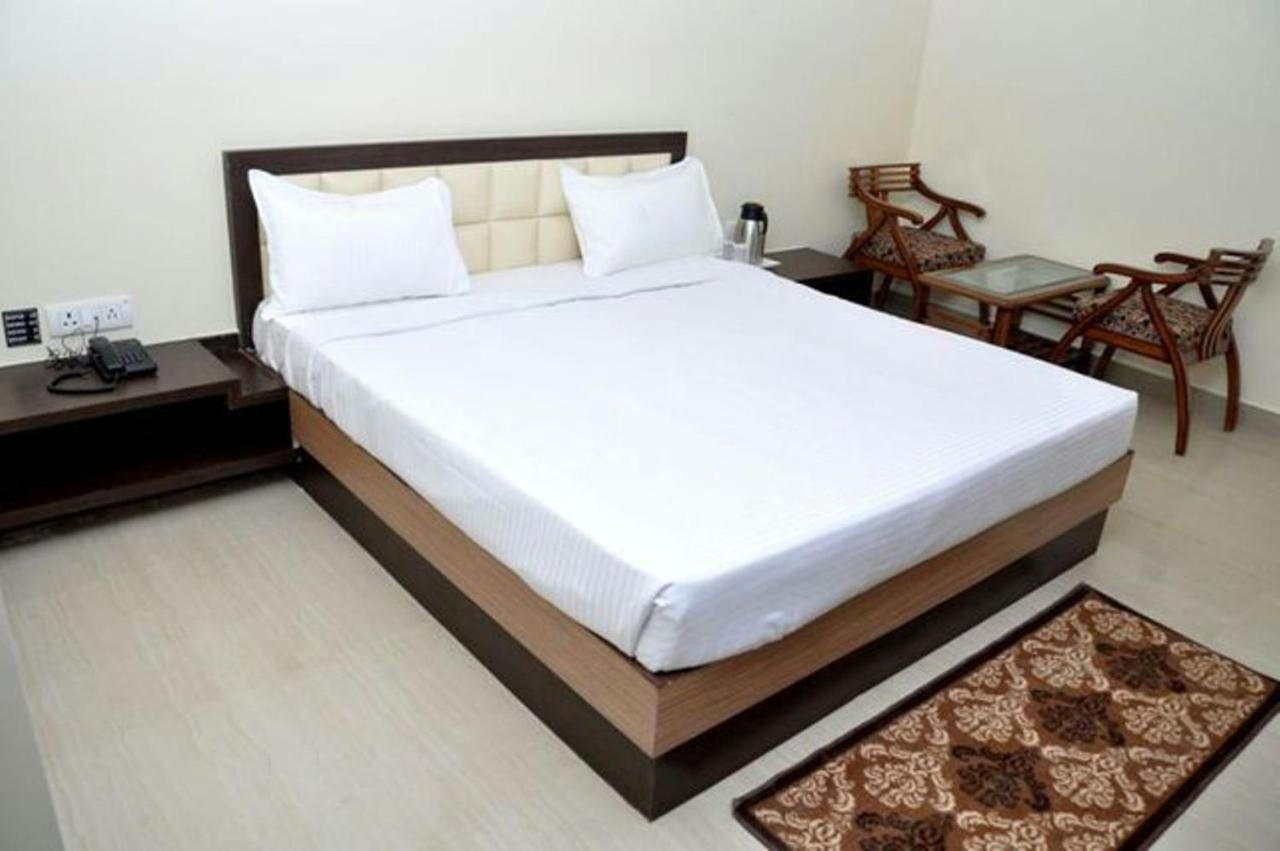 Hotel Radiance Gwalior Eksteriør billede
